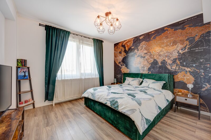 Vila individuala complet mobilata si utilata, terasa, curte libera, 2 parcari.